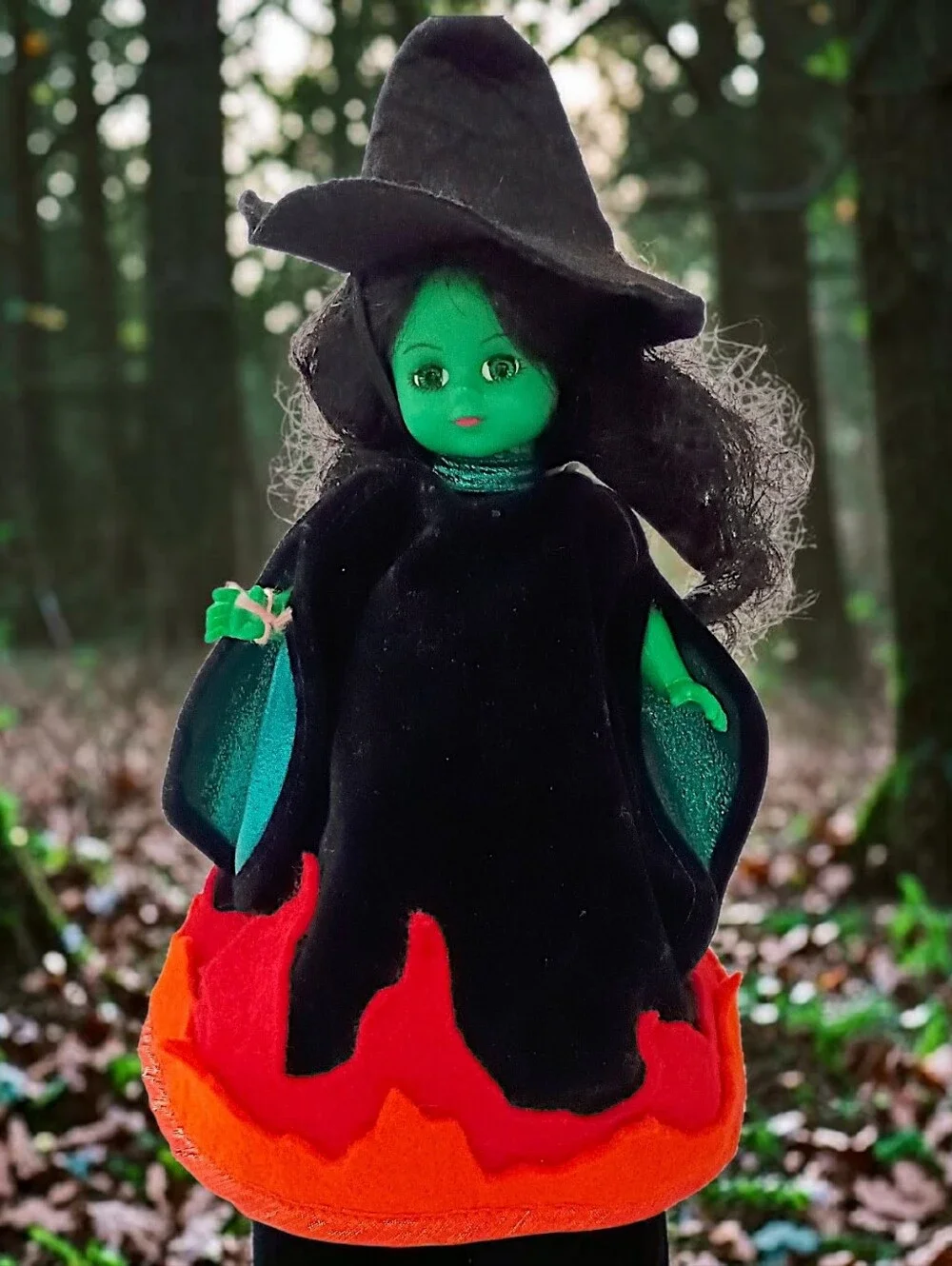 Madame Alexander Doll 1994 Wicked Witch Of The West Wizard of Oz‎ Velvet Flames